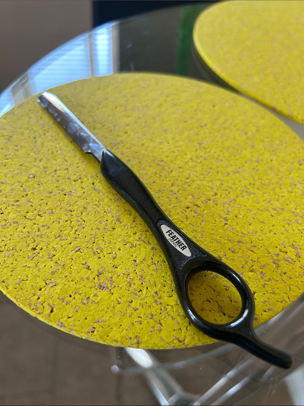 FEATHER // made in Japan hair razor